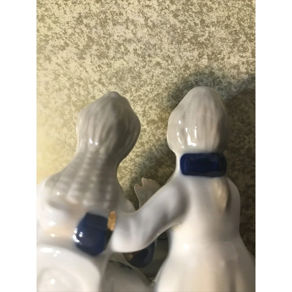 Vintage Blue White Porcelain Figurine George Martha Washington Tea Colonial